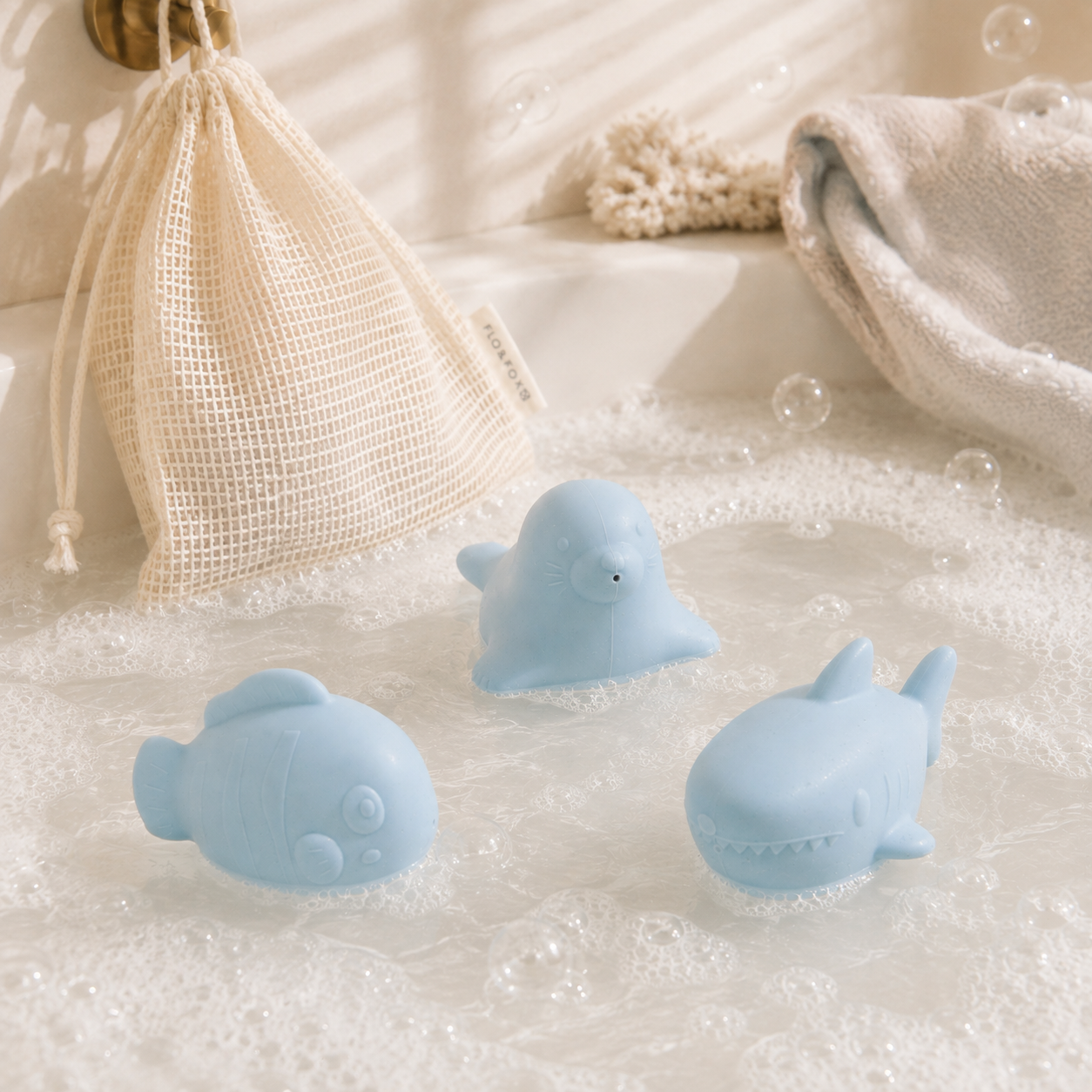 Set of 3 silicone baby bath toys