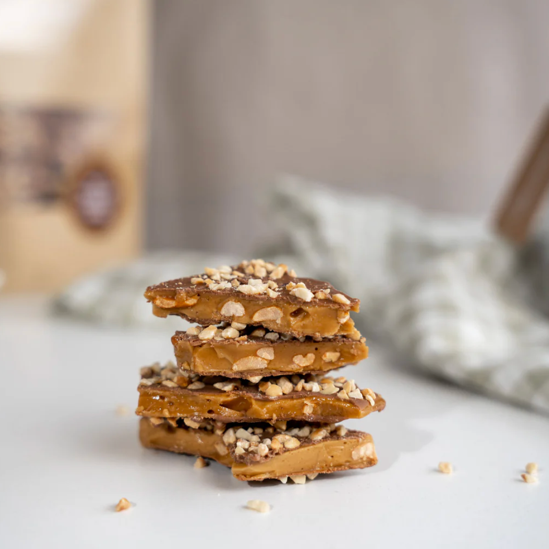 Milk chocolate & peanut toffee / 80g jar - gift box nz
