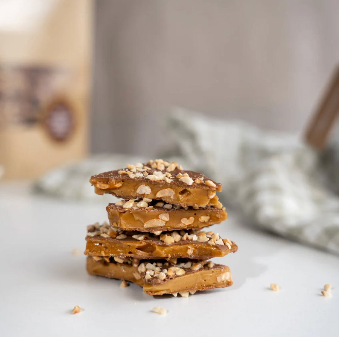 Milk chocolate & peanut toffee / 80g jar - gift box nz