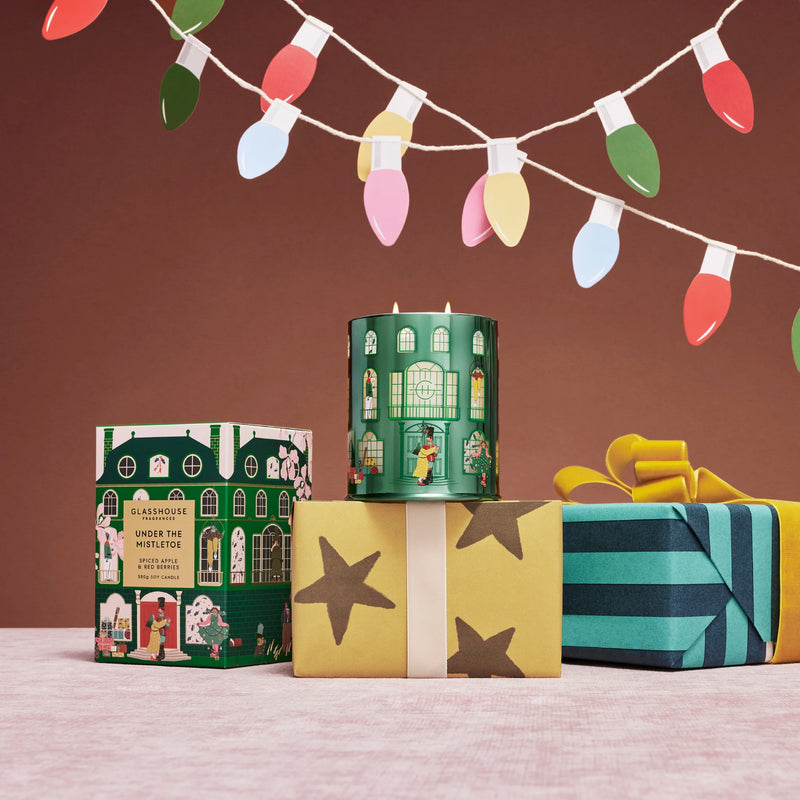UNDER THE MISTLETOE - 380g Candle