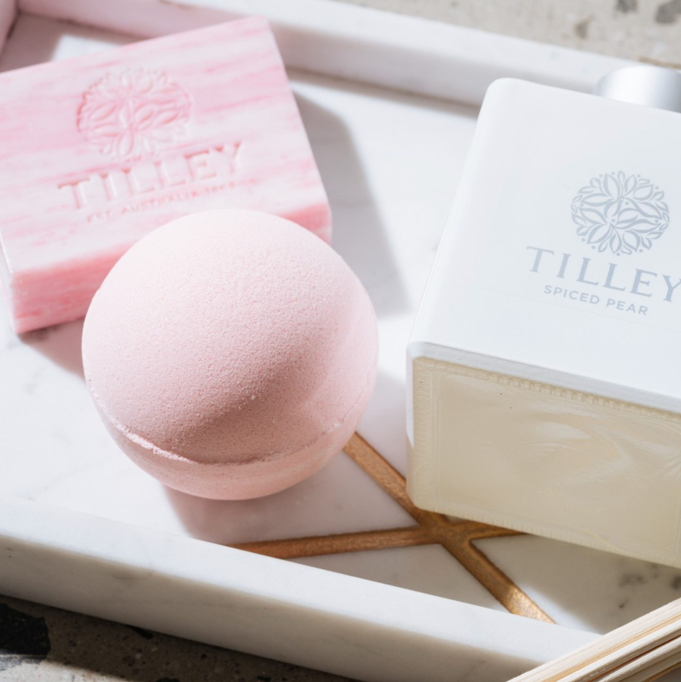 tilley pink bathbomb